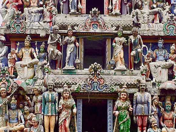 Sri Mariamman Hindu Temple details in Chinatown, Singapore